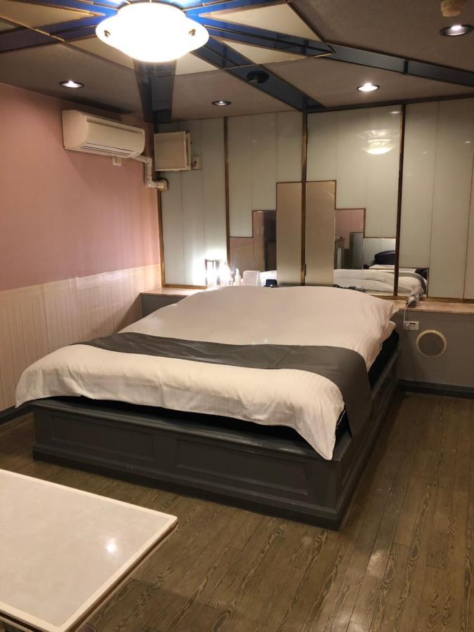 Hotel Chapel Story Sakaihigashi (Adults Only) ซาคาอิ ภายนอก รูปภาพ